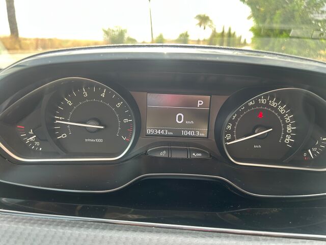 PEUGEOT 208 GT 1.2 E-THP AUTO SPANISH LHD IN SPAIN 58000 MILES SUPERB 2019